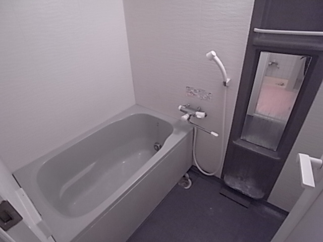 芦屋市西芦屋町の賃貸マンションの浴室