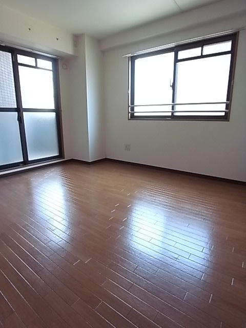 芦屋市西芦屋町の賃貸マンションの居間・リビング