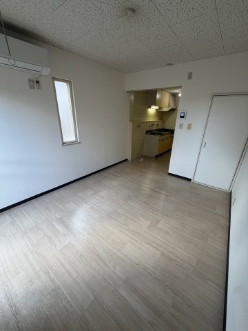 芦屋市東芦屋町のアパートの居間・リビング
