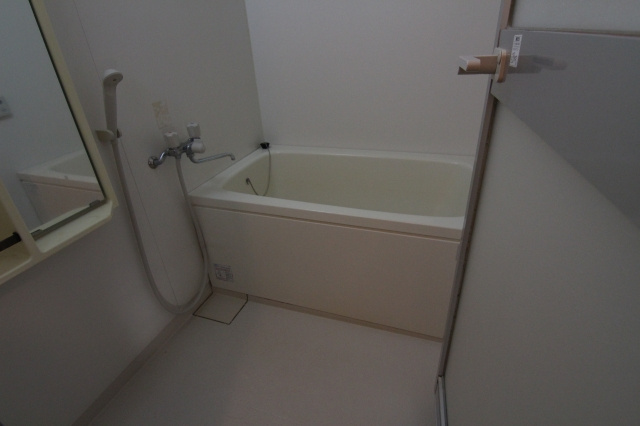 メゾンドベルビューの浴室|他のお部屋の参考写真となります。