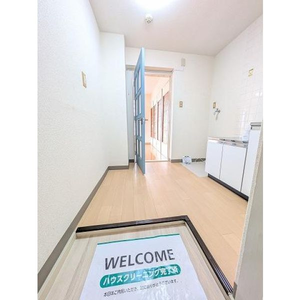 STAYニュータイプビルの玄関