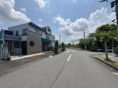 【前面道路含む現地写真】 | 印旛郡栄町南ケ丘2丁目　水回り設備2箇所ずつ以上　7SLDK
