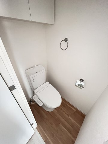 大阪市城東区放出西３丁目の賃貸マンションのトイレ