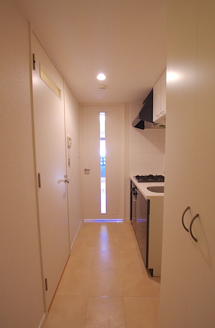新宿区山吹町の賃貸マンションの玄関