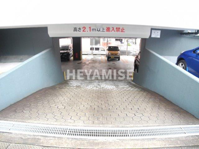 Grus活水通りの駐車場