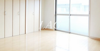 【居間・リビング】 | ラウレアビレッジ | 洋室のお部屋です。