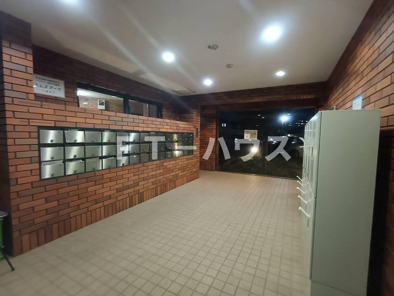 エムズ・アーク Ａ棟のロビー