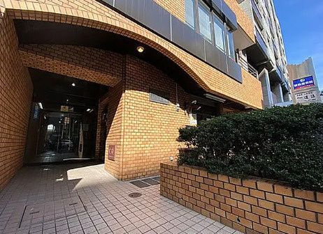ニューライフ新宿参番館のエントランス