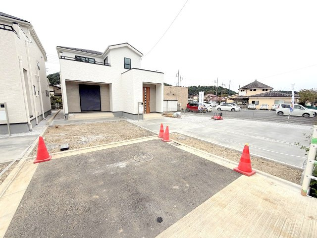 日の出大久野全2棟　2号棟 　新築分譲の前面道路含む現地写真