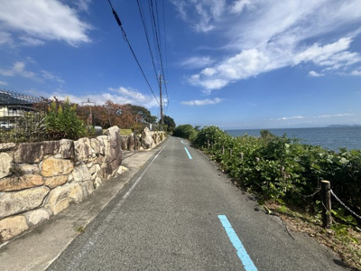 【前面道路含む現地写真】 | 大津市木戸1316-6　琵琶湖が目の前の戸建 | 前面道路