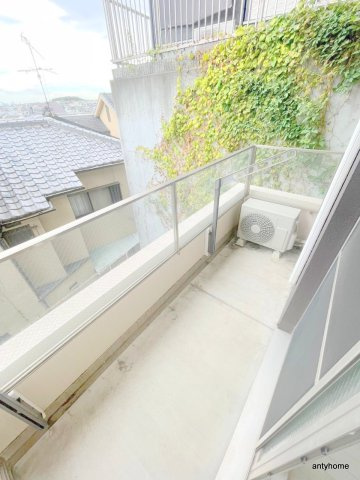 ル・ソレイユ千里山　仲介手数料無料のバルコニー