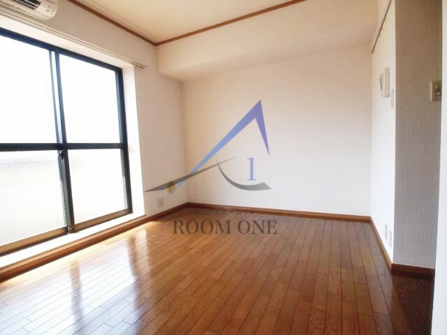 メゾンプルミエールの居間・リビング|洋室のお部屋です。