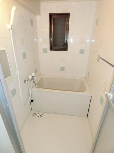 アルテハイム宮ノ陣の浴室|追い焚き付きのお風呂です♪
