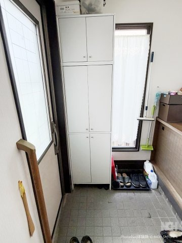 小樽市望洋台1丁目　軽量鉄骨住宅の玄関|シューズボックス付きの玄関♪