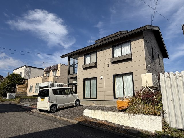 小樽市望洋台1丁目　軽量鉄骨住宅の外観|堅固な軽量鉄骨造住宅は木造よりも火災保険がお得です♪