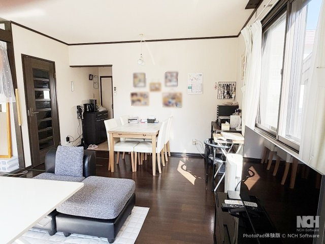 小樽市望洋台1丁目　軽量鉄骨住宅の居間・リビング|リビングダイニングは二面に窓有り採光も充分です♪