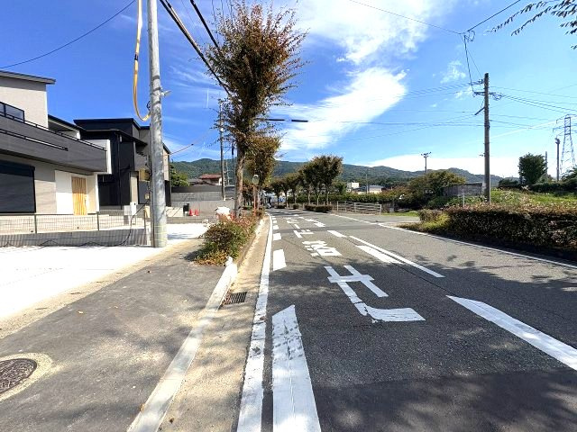 【その他】 | 大野城市大城3丁目　3号棟（全7棟）【仲介手数料無料・0円】 | 現地写真。前面道路です。