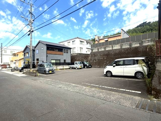 中山2丁目 売地の前面道路含む現地写真