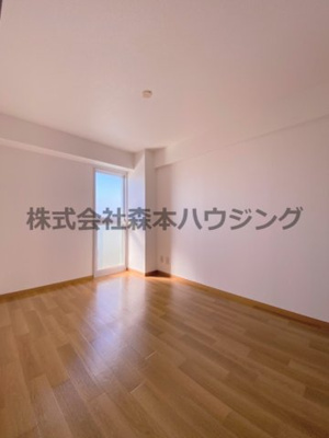 【洋室】 | 　コーポ小林 | 落ち着いた色調の洋室です