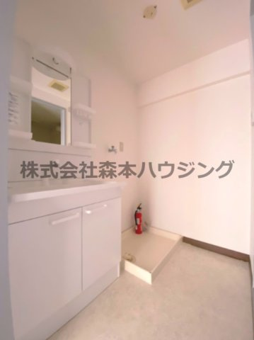 【洗面所】 | 　コーポ小林 | 使いやすい洗面所です