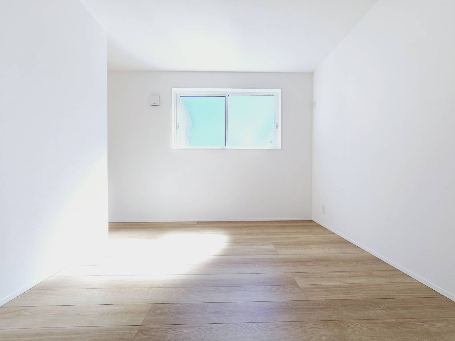 友が丘６丁目新築戸建の洋室
