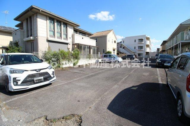 ローズリバーつくばの駐車場|駐車場があるので、車を買う予定の方も安心です