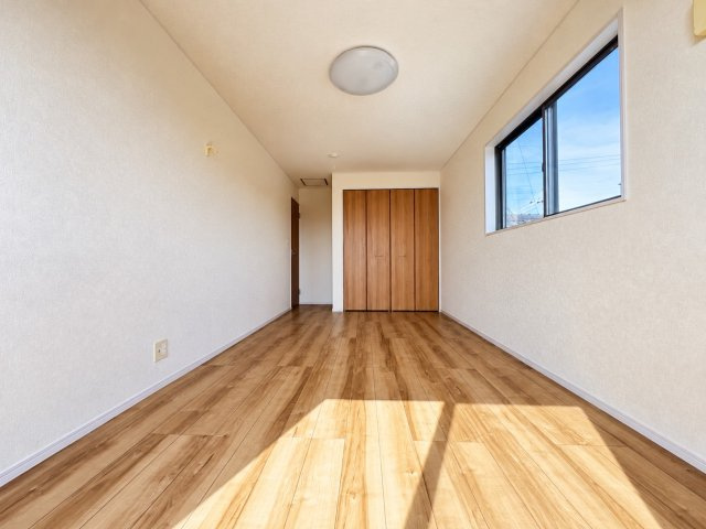 猿島郡五霞町原宿台中古戸建の洋室