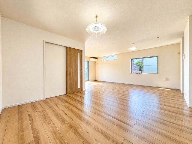 猿島郡五霞町原宿台中古戸建の居間・リビング