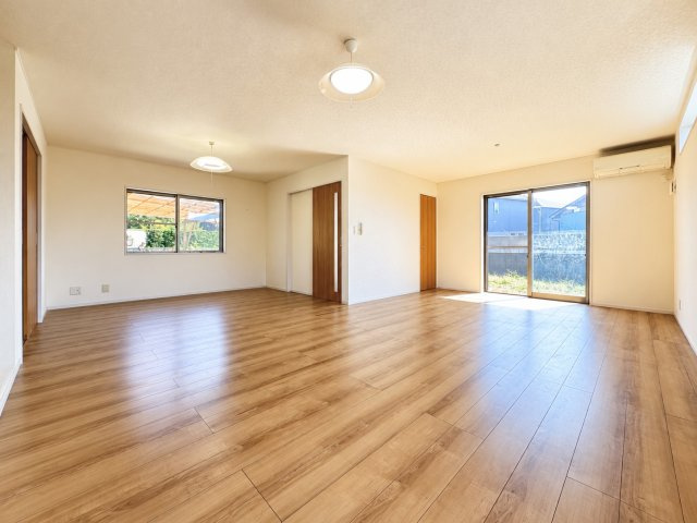猿島郡五霞町原宿台中古戸建の居間・リビング
