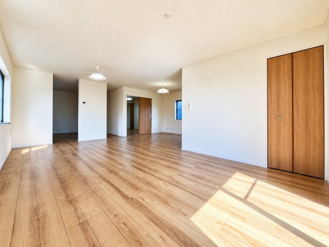 猿島郡五霞町原宿台中古戸建の居間・リビング