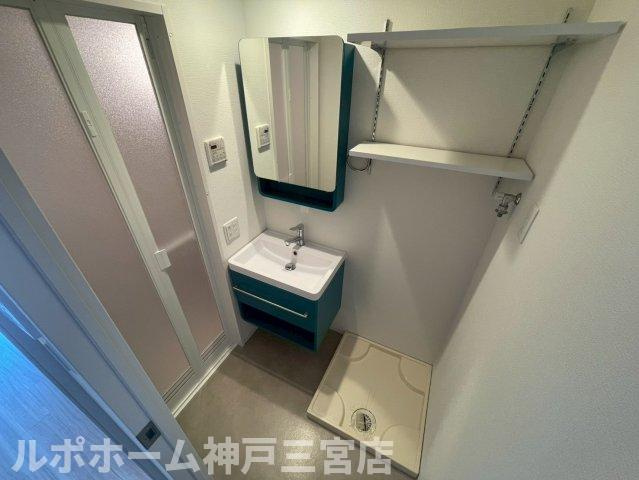 セレニテ三宮リアンの洗面所