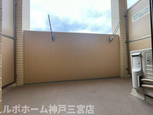 スワンズコート新神戸のバルコニー