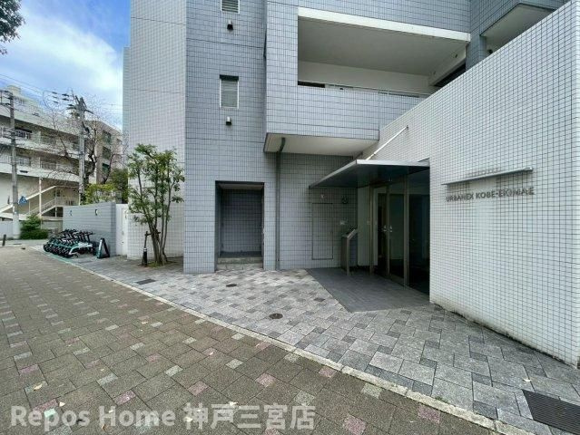 アーバネックス神戸駅前のエントランス