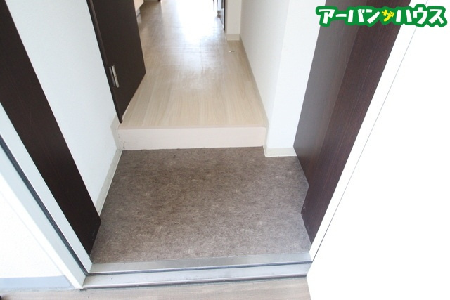 LST岩田町の玄関