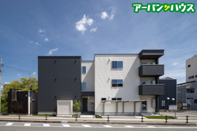 空とひだまりのラ・ルフレの外観