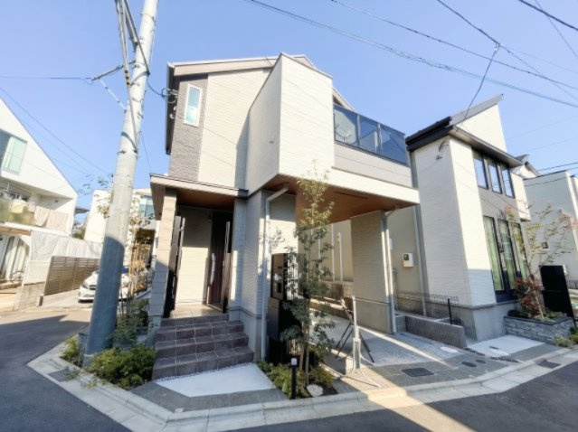【外観】 | 【仲介手数料４４０万円が無料！！】■祖師ヶ谷大蔵駅１０分■山野小区■ミサワホーム施工■防犯カメラ | 決算キャンペーン中！
家計応援サービスの限界に挑戦中！
詳細は「諸費用」欄をご確認下さい！
■祖師ヶ谷大蔵駅１０分
■山野小区
■ミサワホーム施工
■太陽光発電
■ＺＥＨ
■乾太くん
■防犯カメラ