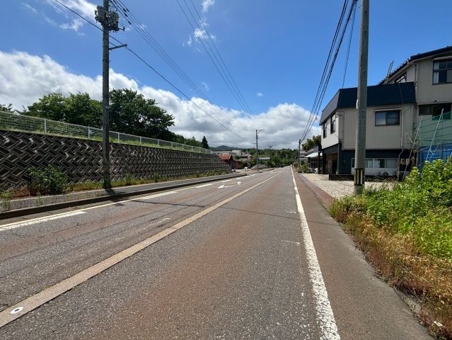矢代田　160万円の前面道路含む現地写真