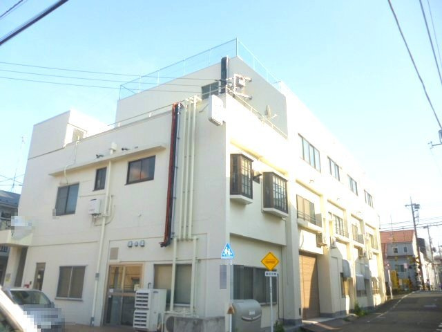 佐々木ビルのエントランス