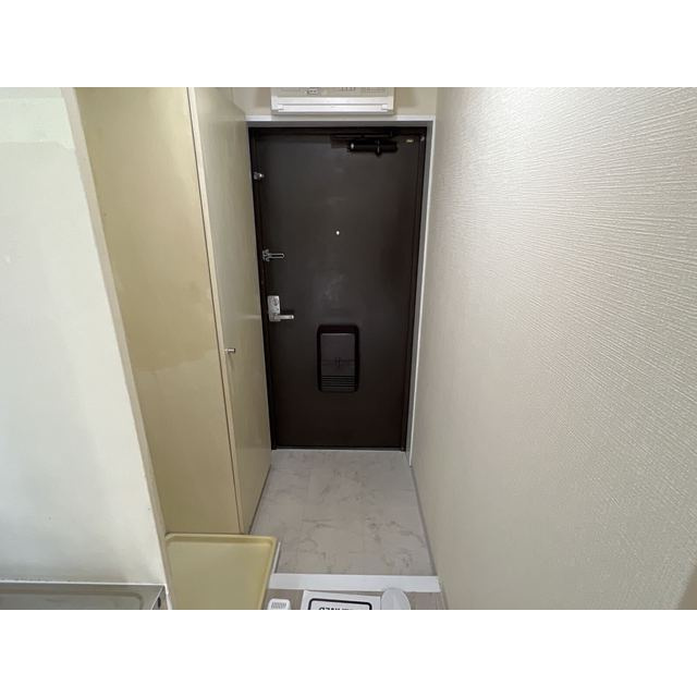 ロイヤルコート大岡山の玄関