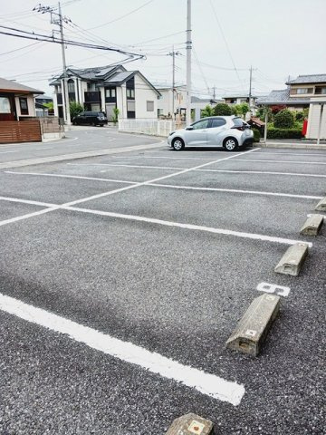 ヒルフィールドの駐車場