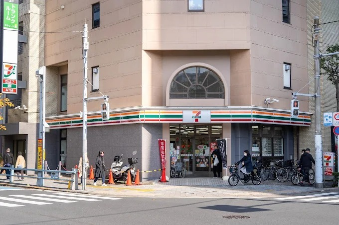 ロイヤルパレスの周辺