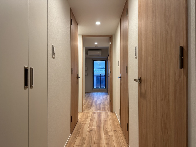 ONE ROOF RESIDENCE NISHINIPPORIの玄関