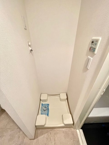 レジディア四谷三丁目の洗面所