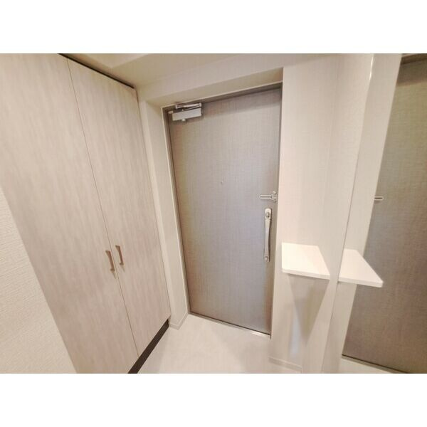 スプランディッド福島WESTの玄関