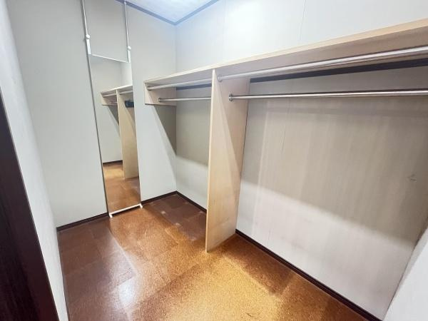 川崎市宮前区鷺沼４丁目のアパートの収納