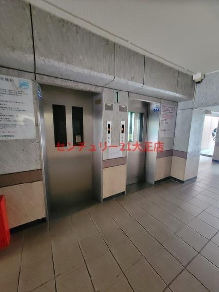 此花厚生年金住宅（高見）Ｄ棟のエントランス