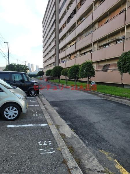 此花厚生年金住宅（高見）Ｄ棟の駐車場