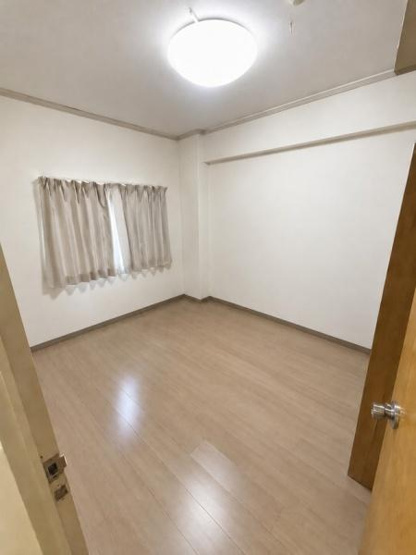 【洋室】 | 緑橋コーポ2号棟 | こちらの画像は、AIを用いて家具等を消しております。