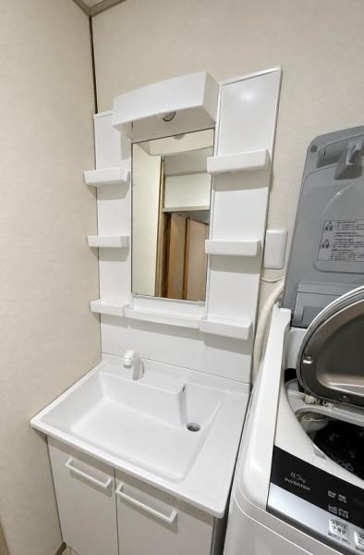 【独立洗面台】 | 緑橋コーポ2号棟 | こちらの画像は、AIを用いて家具等を消しております。