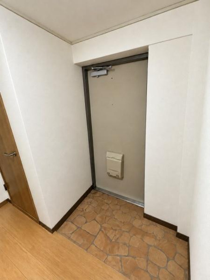 【玄関】 | 緑橋コーポ2号棟 | こちらの画像は、AIを用いて家具等を消しております。